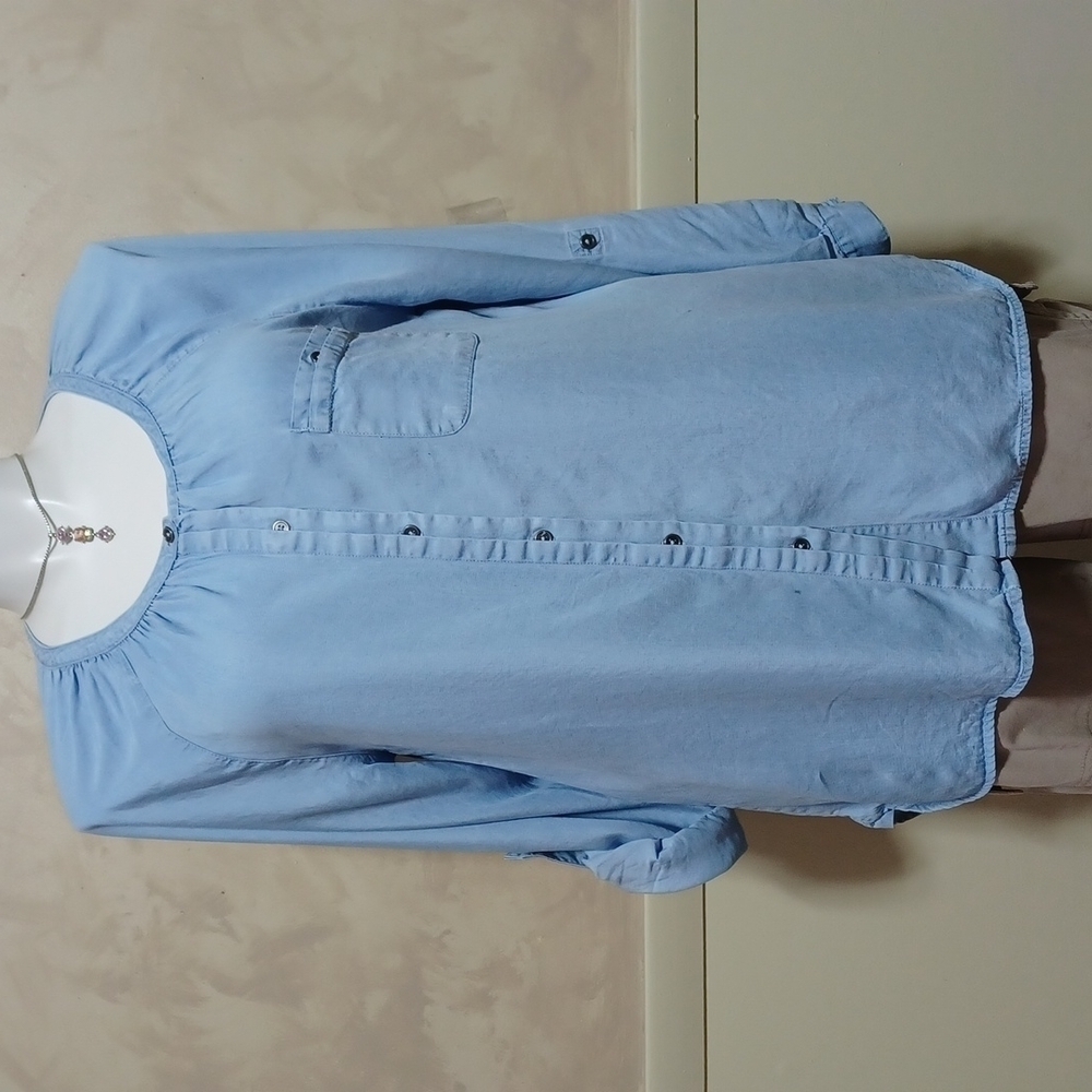 Intro Button Down Blouse Size L in a nice conformable blue
